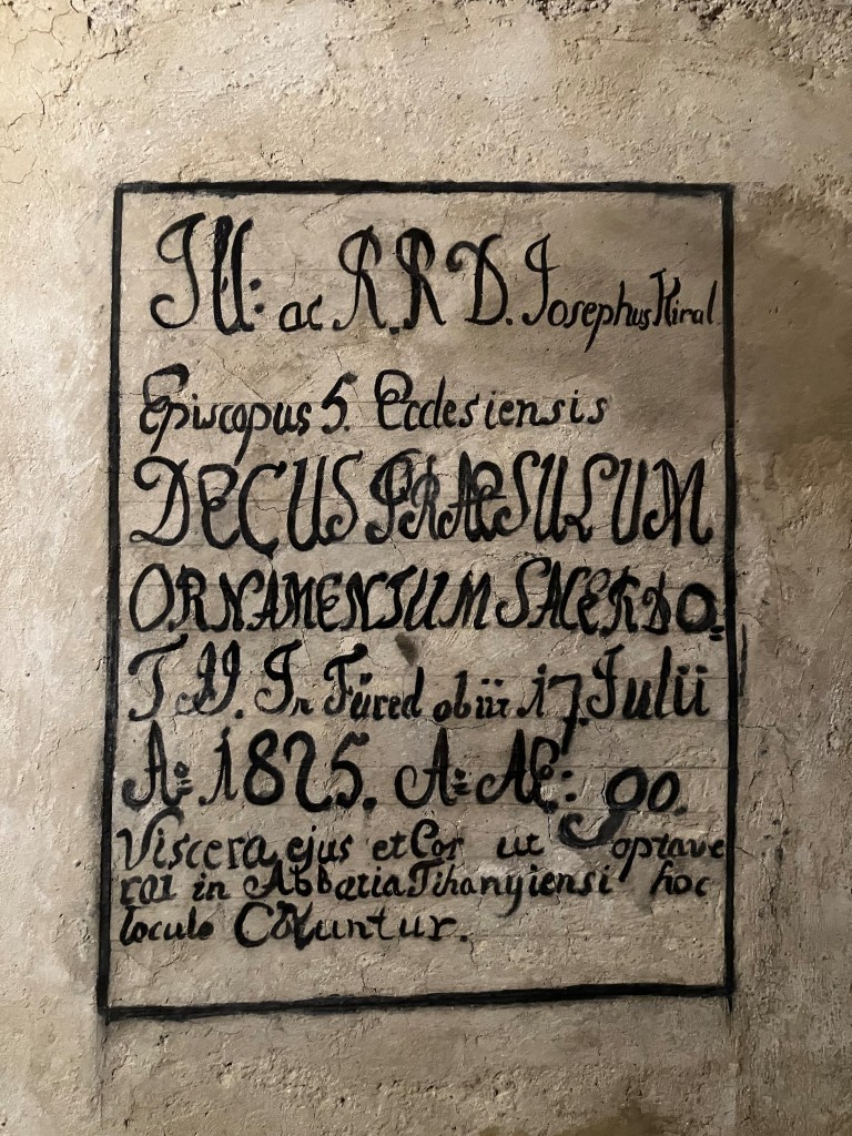 Kiraly Jozsef sirja Tihany Mogyorosi Anyos 01 kicsi