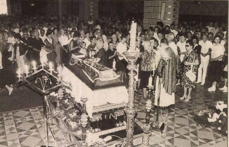 Ban_Endre_temetese_DunantuliNaplo_1995_08_02_19-19_Loffler_Gabor.jpg
