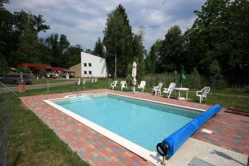 sikonda-mediano-thermal-camping-es-bungalo-park6.jpg